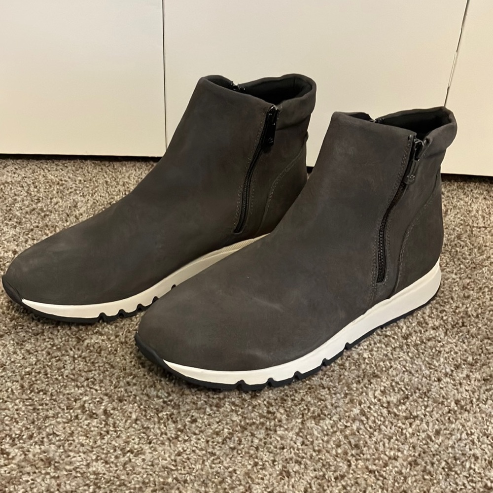 Brand New Easy Spirit Ankle Boot